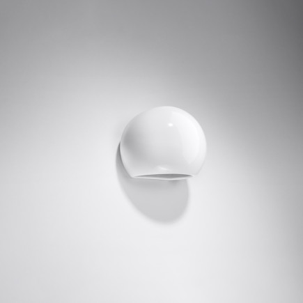 Lackerad vägglampa GLOBE vit glans